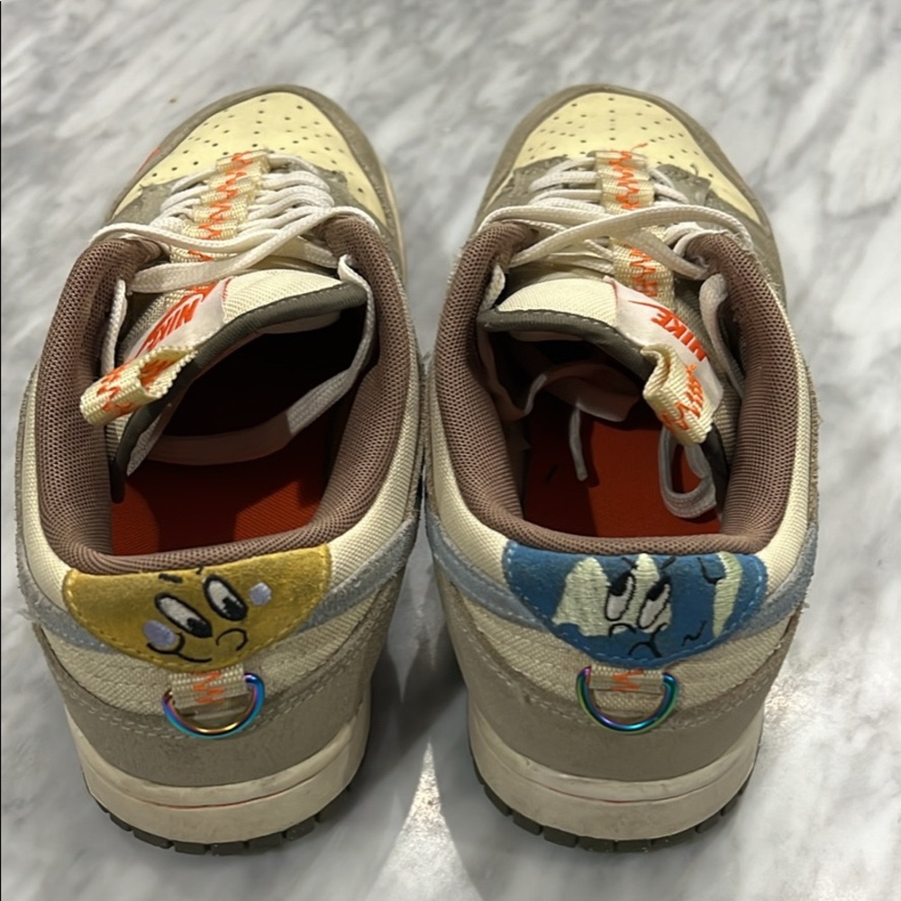 Nike Dunk “Cartoon” Sneaker